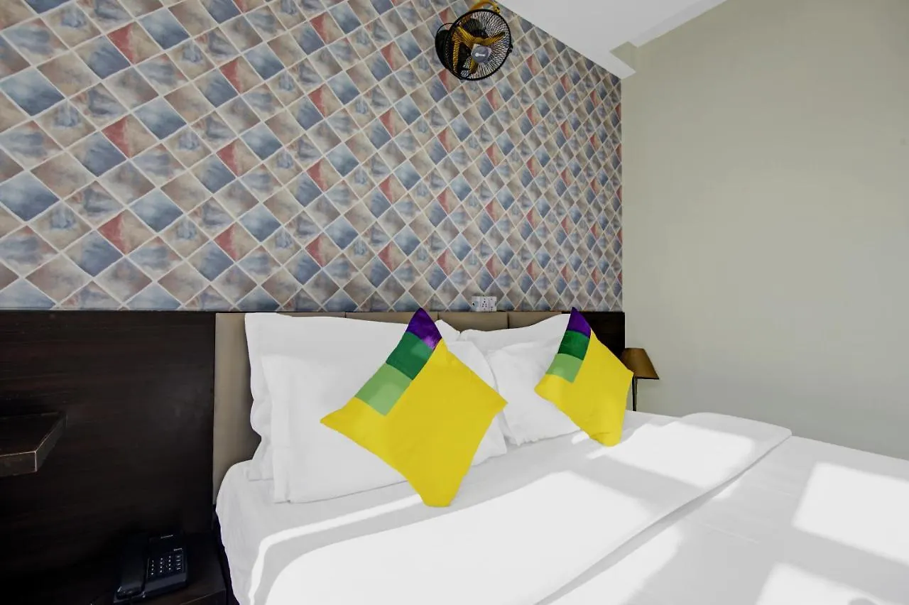 Itsy Hotels Crystal Palace With Valley View Shimla