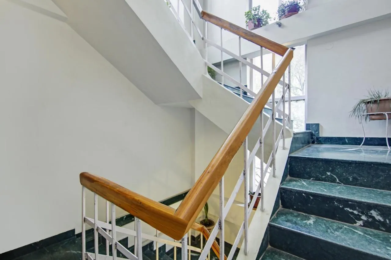 Itsy Hotels Crystal Palace With Valley View Shimla