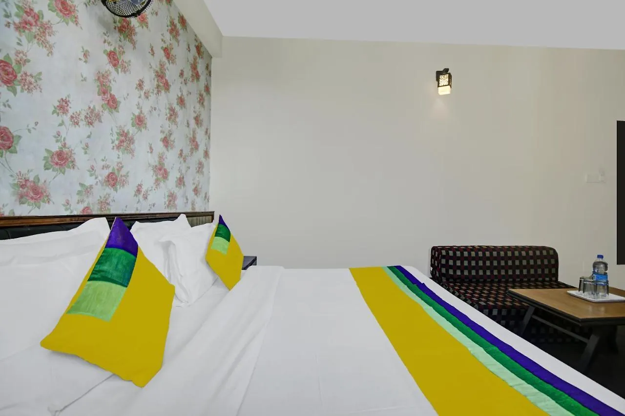 Itsy Hotels Crystal Palace With Valley View Shimla